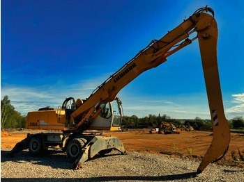 Gradbeni stroj LIEBHERR A 924