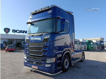 Vlačilec SCANIA S 520