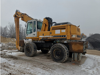 Bager za prekladanje primarnih/ Sekundarnih surovin LIEBHERR A 932 Litronic: slika 4