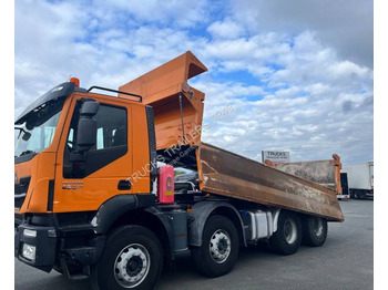 Tovornjak prekucnik IVECO Trakker