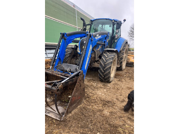 Traktor NEW HOLLAND T5