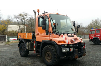 Komunalno/ Posebno vozilo UNIMOG U300