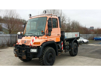 Komunalno/ Posebno vozilo UNIMOG U300