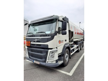 Tovornjak cisterna VOLVO FM