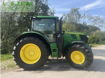 Traktor JOHN DEERE 6215R