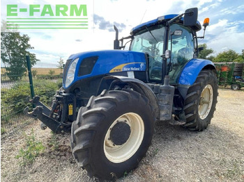 Traktor NEW HOLLAND T7000