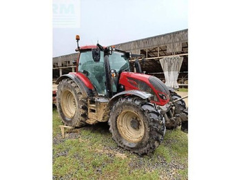 Traktor VALTRA N174