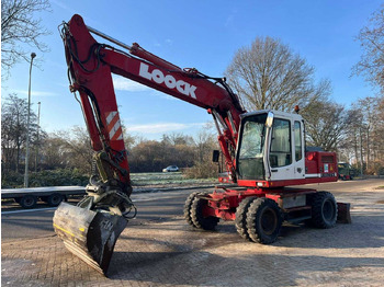 Bager na kolesih LIEBHERR A 902