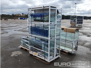 Gradbena oprema Pallet of Various Aquariums (4 of): slika 2