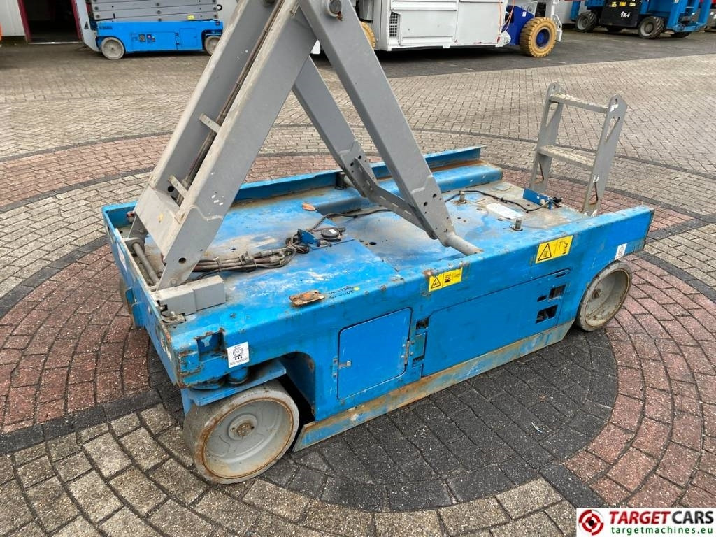 Škarjasta dvižna ploščad Genie GS-3246 Electric Scissor Work Lift 1175cm: slika 19