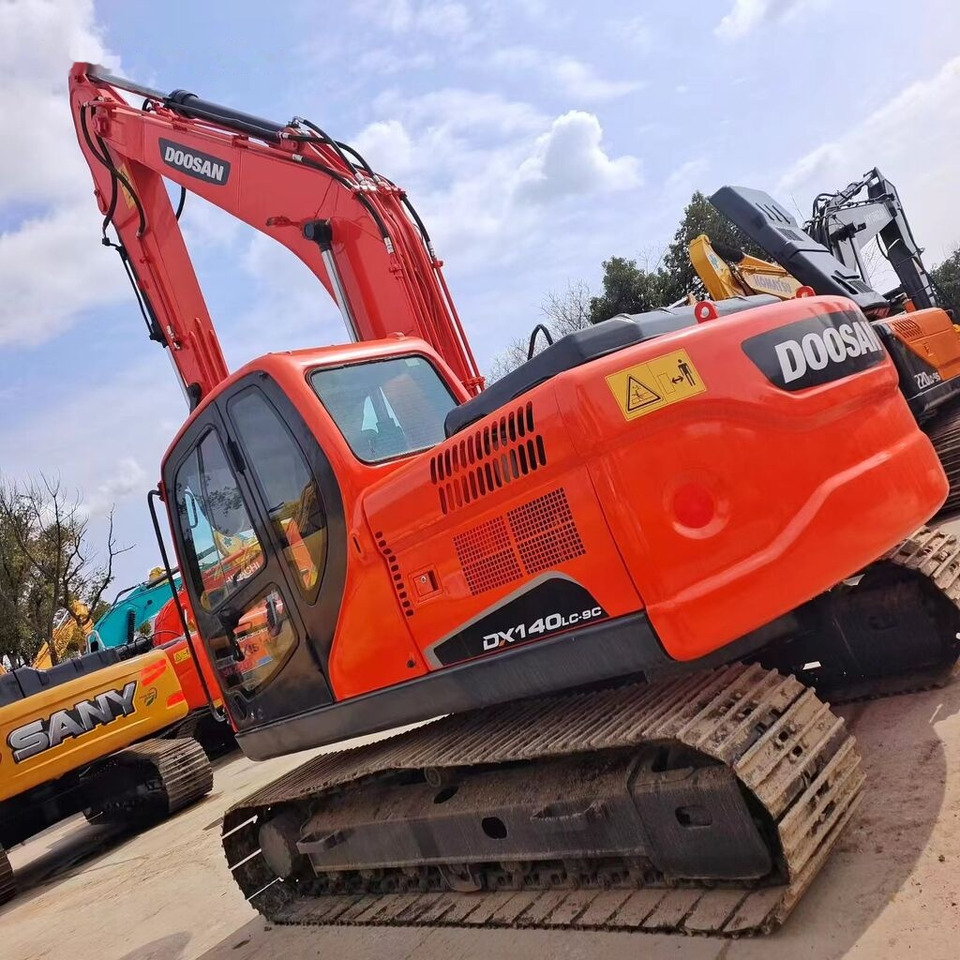 Bager goseničar Doosan DX140: slika 6