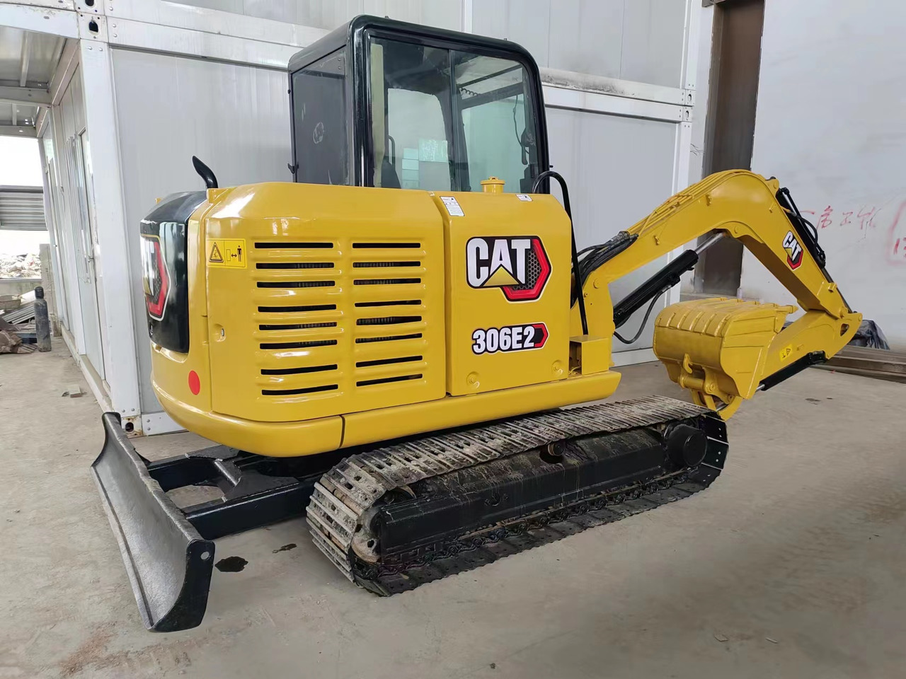 Mini bager CATERPILLAR 306E2: slika 1