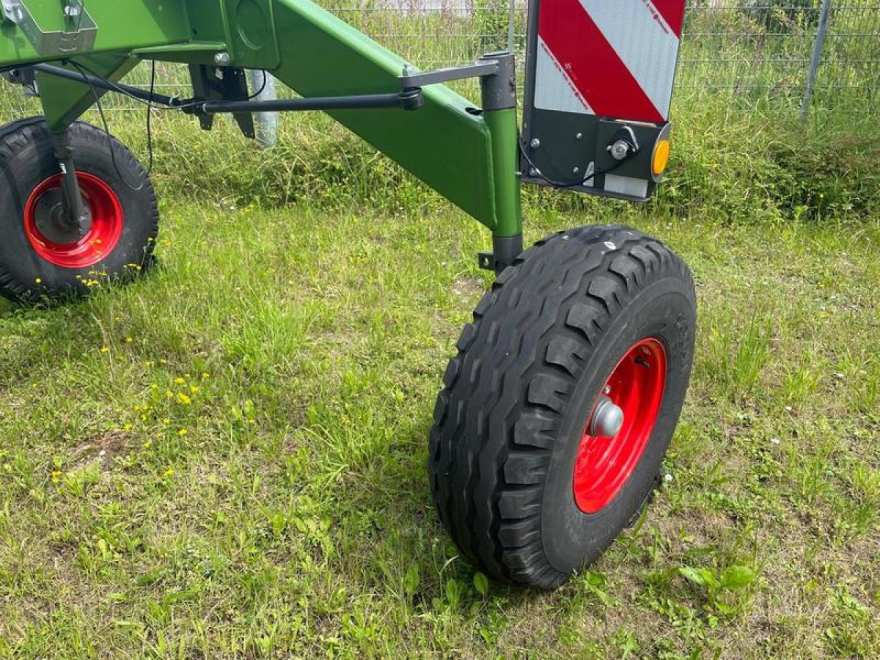 Nov Obračalnik/ Zgrabljalnik Fendt FORMER 1603: slika 7