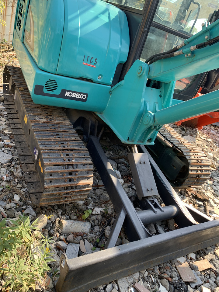 Gradbeni stroj KOBELCO SK60: slika 16