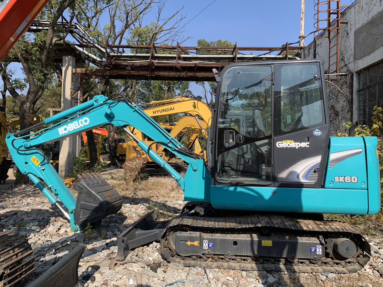 Gradbeni stroj KOBELCO SK60: slika 6