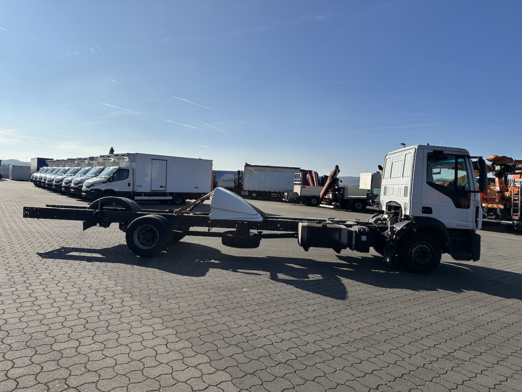 Tovornjak zabojnik Iveco 120E25 Eurocargo 4x2  Fahrgestell: slika 6