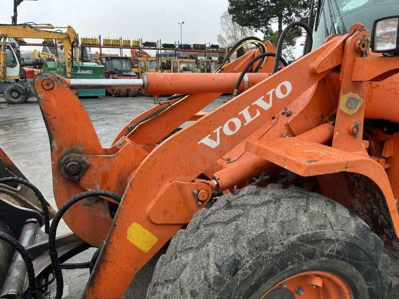 Kolesni nakladalec Volvo L30G: slika 13