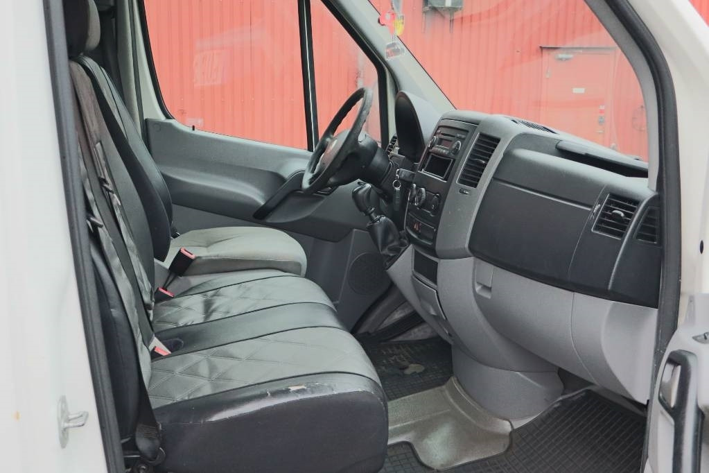 Furgon Volkswagen CRAFTER 35 SKÅP MR Serie 2830: slika 7