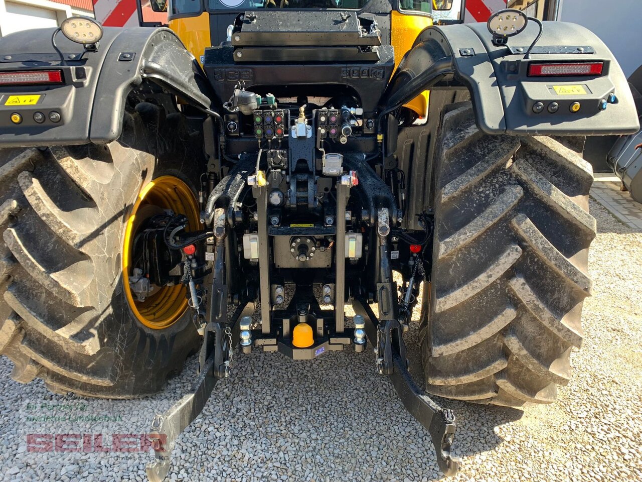 Nov Traktor JCB Fastrac 4220 ICON + Frontlader Q7S: slika 6